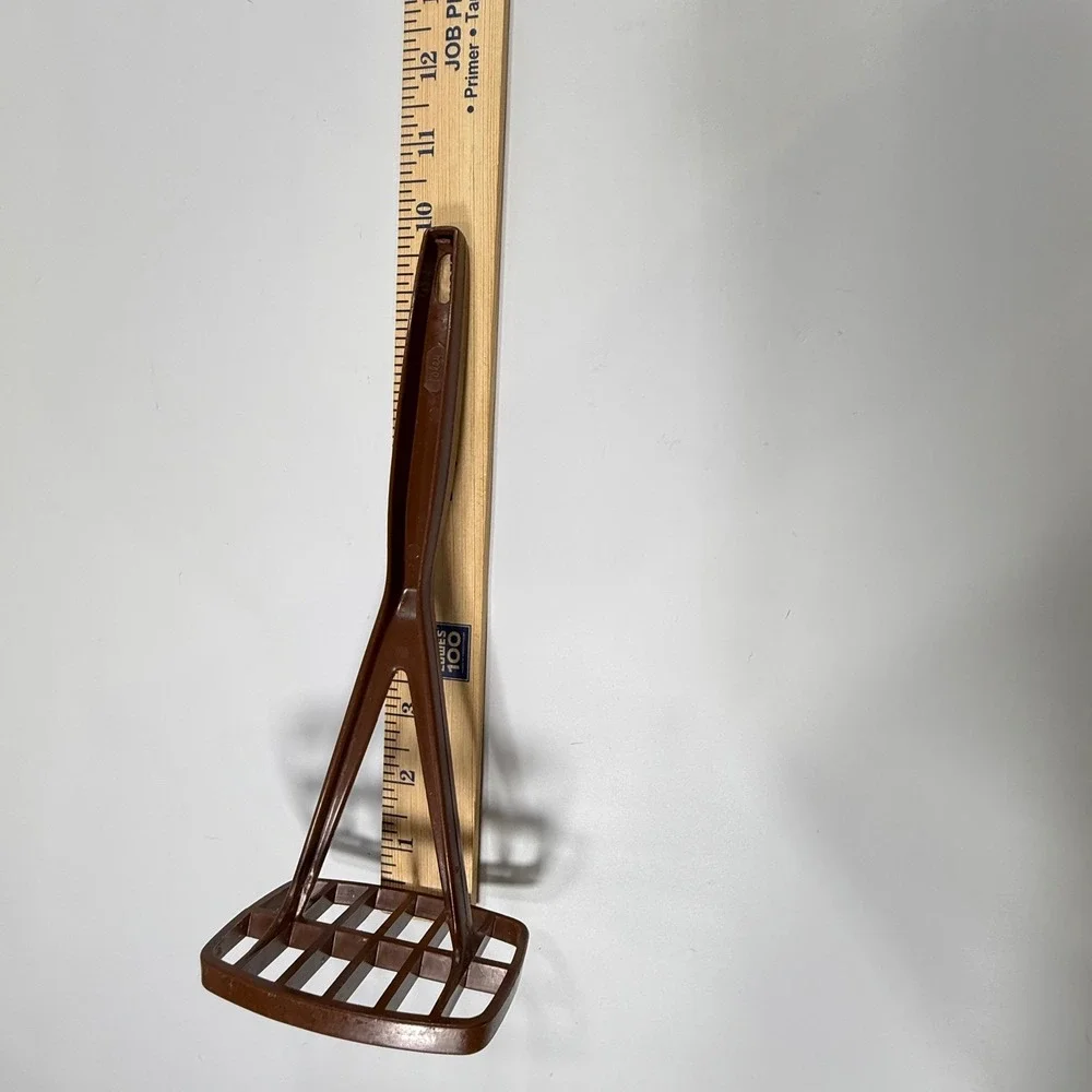 VTG Foley Potato Masher Kitchen Tool Brown Nylon Plastic 10